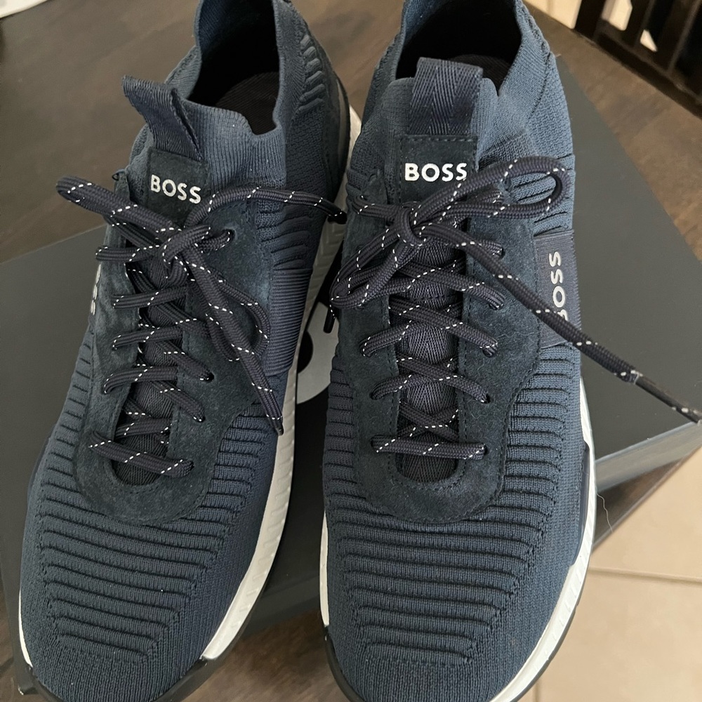 Boss titanium men’s running shoes